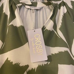 Brand new never been worn Crosby dress with gorgeous neckline.